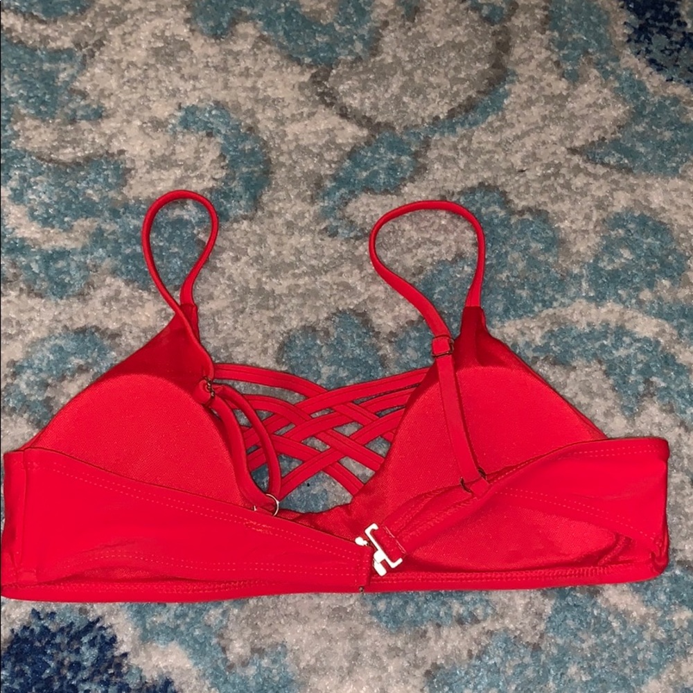 Bikini - Picture 2 of 3